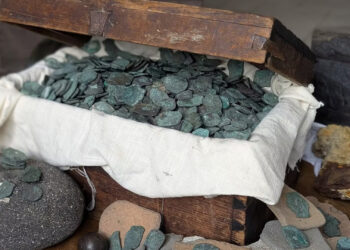 $1 Million in Gold, Silver Coins Recovered from 1715 Spanish Shipwreck Off Florida
